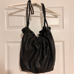 Black Leather Drawstring Shoulder Hobo Bag Adrienne Vittadini Alexander Wang